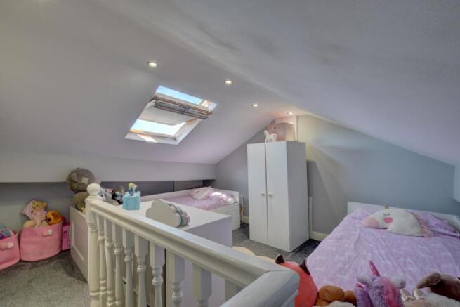 Bed 2.jpg