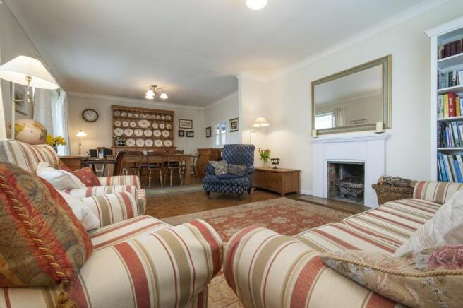 Sitting/Dining Room