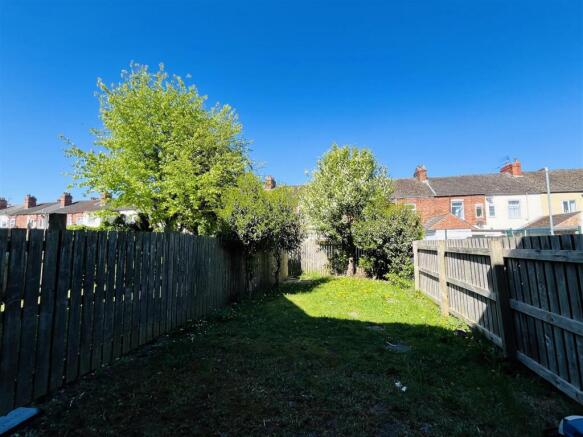 3 bed Terraced for sale Image 12