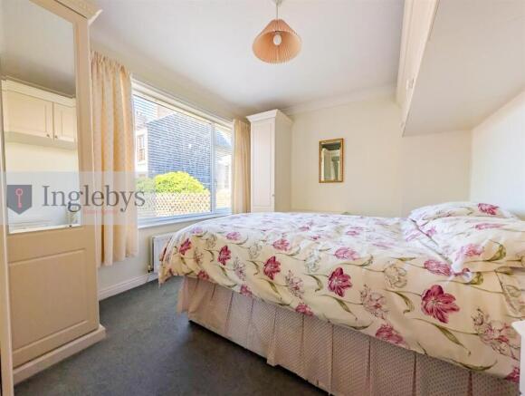 2 bed Semi-Detached Bungalow for sale Image 10