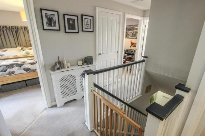 4 bed Detached for sale Image 12