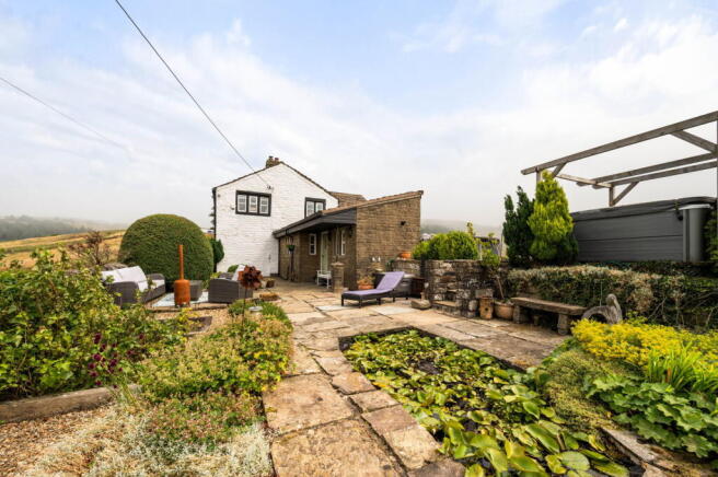4 bed Detached for sale Image 5