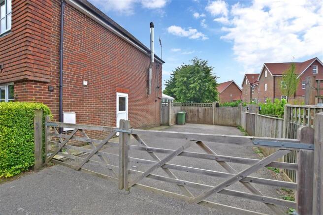 Driveway/Parking