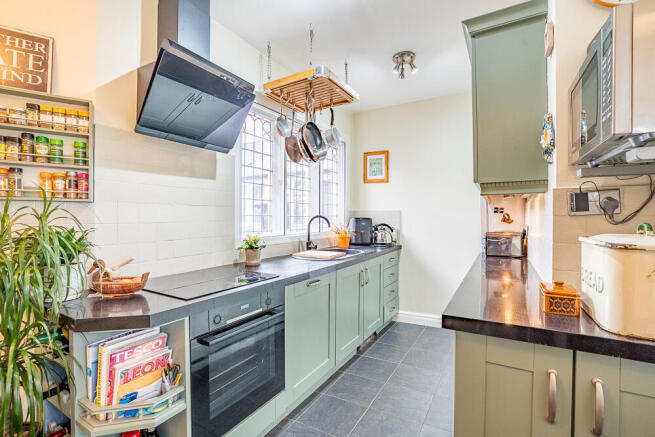 2 bed Apartment for sale Image 6