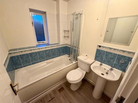 Teal Close bathroom.jpg