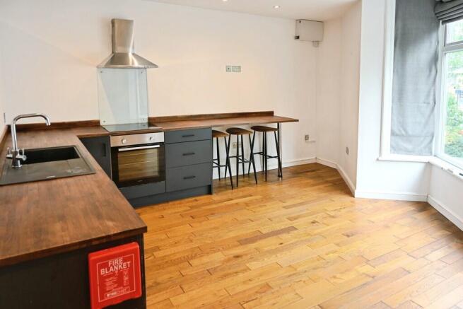 Kitchen & Liv...