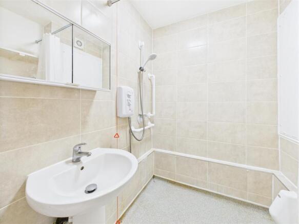 1 bed Apartment to rent Image 8