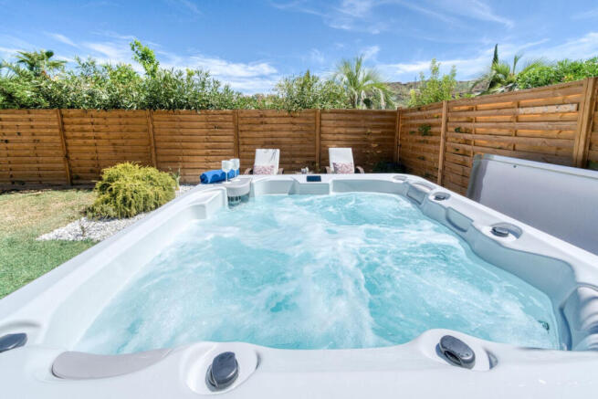 Jacuzzi