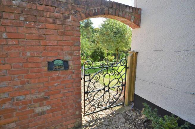 Gate