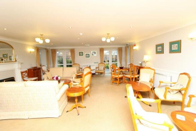 COMMUNAL LOUNGE