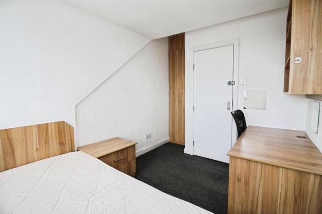 3 bed Terraced to rent Image 6