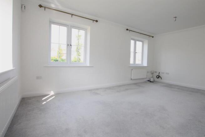 3 bed Detached to rent Image 5