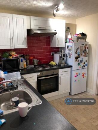 2 bed Semi-Detached to rent Image 4
