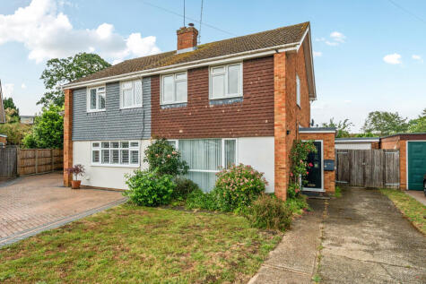 Magdalen Close, Byfleet, KT14