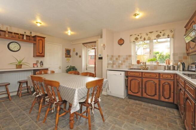 Kitchen/Breakfast Rm