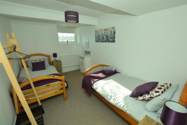 6 bed Terraced for sale Image 10