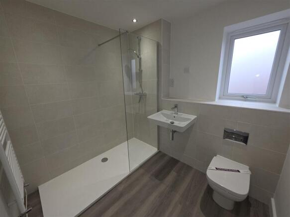 2 bed Semi-Detached Bungalow for sale Image 10
