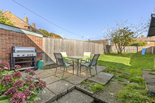 27 Rugwood Road, HP10 9HA-10.jpg