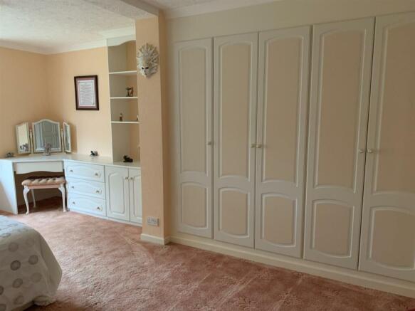 Bedroom..jpg