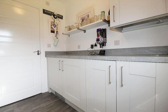 4 bed Detached for sale Image 6
