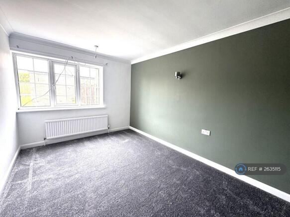 2 bed Maisonette to rent Image 6