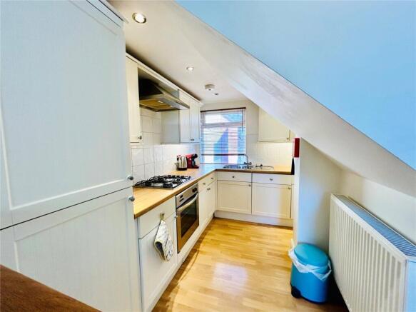 2 bed Flat for sale Image 5