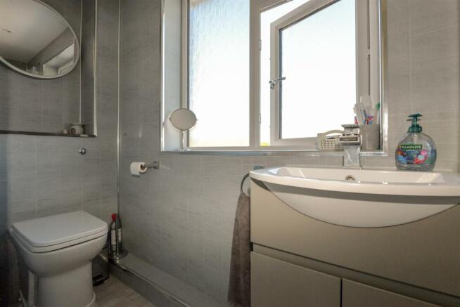 Shower Room 2.jpg