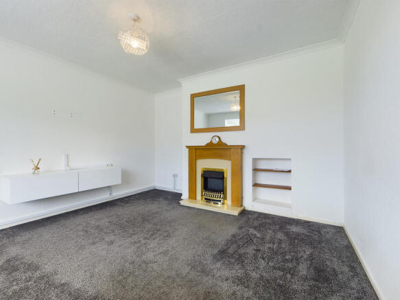 3 bed Semi-Detached to rent Image 4