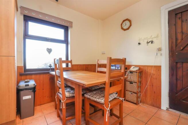 Dining Area.jpg