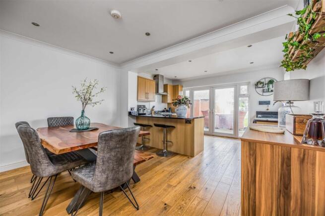 35 Second Avenue, Farlington-Small-PorticoMarketin