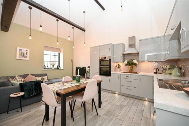 1 bed Apartment to rent Image 2