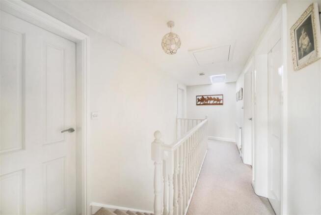 FIRST FLOOR LANDING