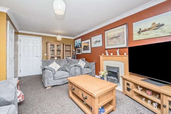 Manor Park Road, Cleckheaton, West Yorkshire, BD19 photo 4
