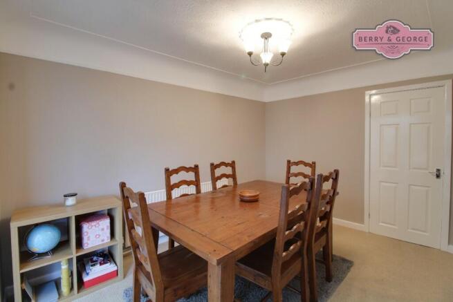 DINING AREA / BED 6