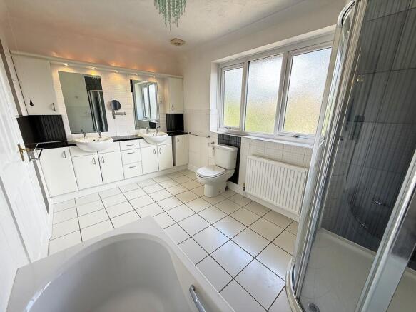 EN SUITE 2