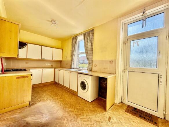 Wetlands Road, Meltham, Holmfirth, HD9 4HA photo 4