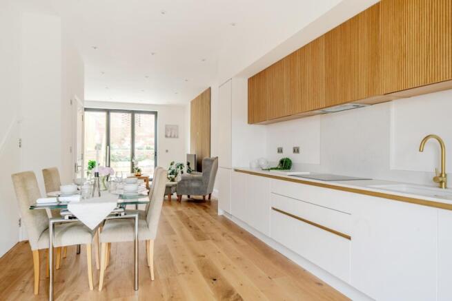 1294965-11-682628...