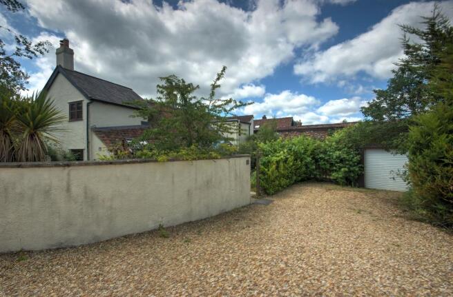 The Old Cottage Drive & Garage