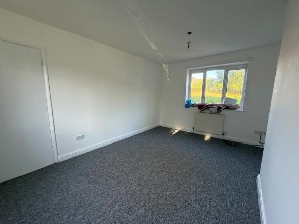3 bed Semi-Detached to rent Image 7