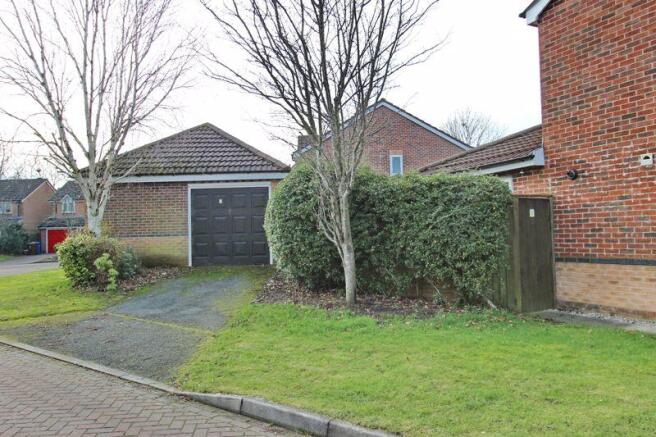 Driveway/Garage