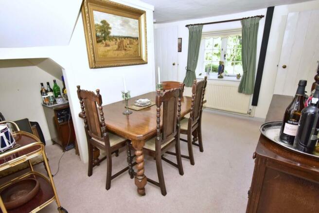 A DINING ROOM 2.JPG