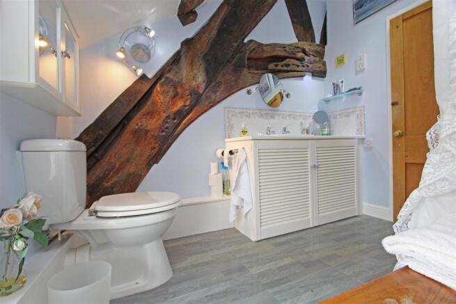 Bathroom.jpg