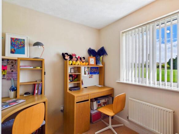 4 bed Detached for sale Image 10