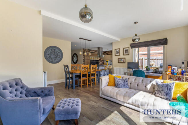 5 bed Detached for sale Image 12