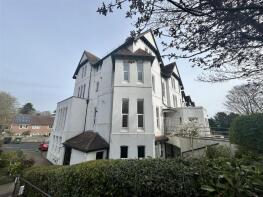 Flat 11, 141 Summerfield Court, Worcester Road, Malvern WR14 1ET