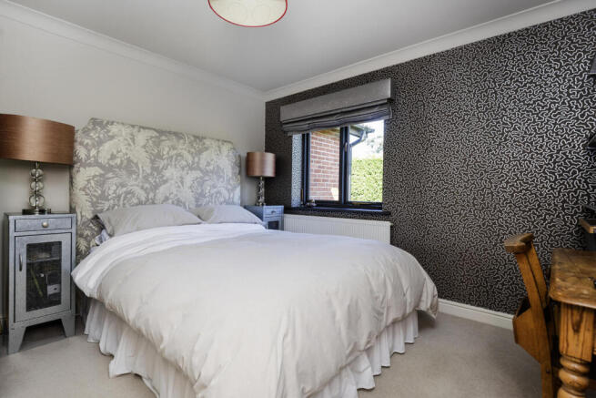 4 bed Detached for sale Image 9