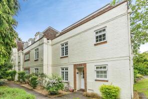 46, Ivy Drive, Lightwater GU18 5YT
