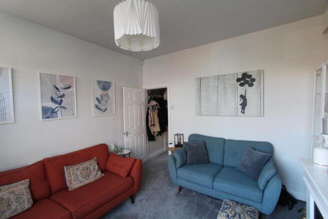 3 bed End of Terrace to rent Image 5