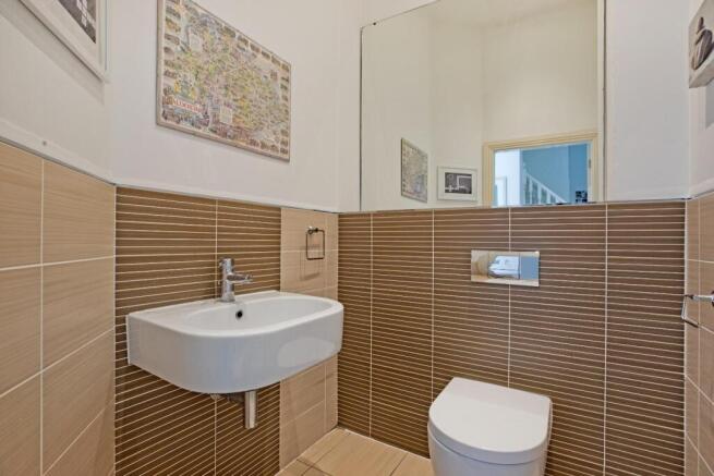 4 bed Town House for sale Image 11