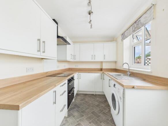 2 bed House for sale Image 6